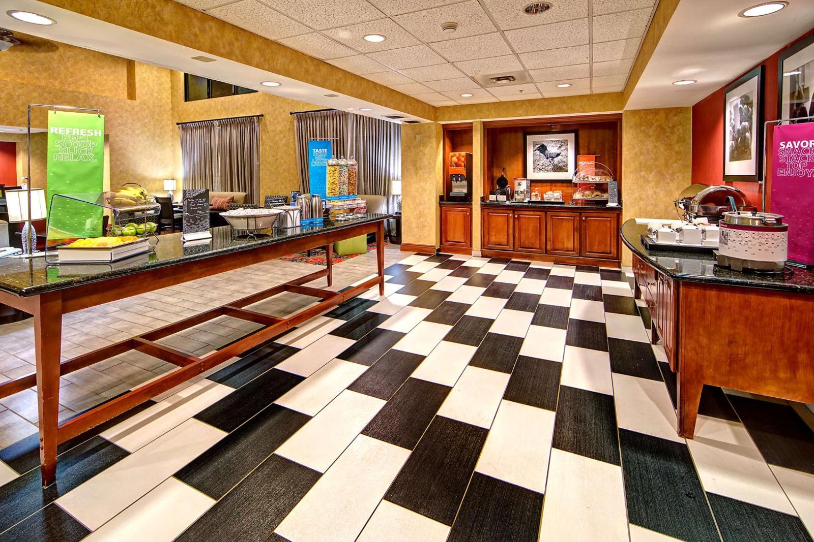 Hampton Inn Quincy Main image 1